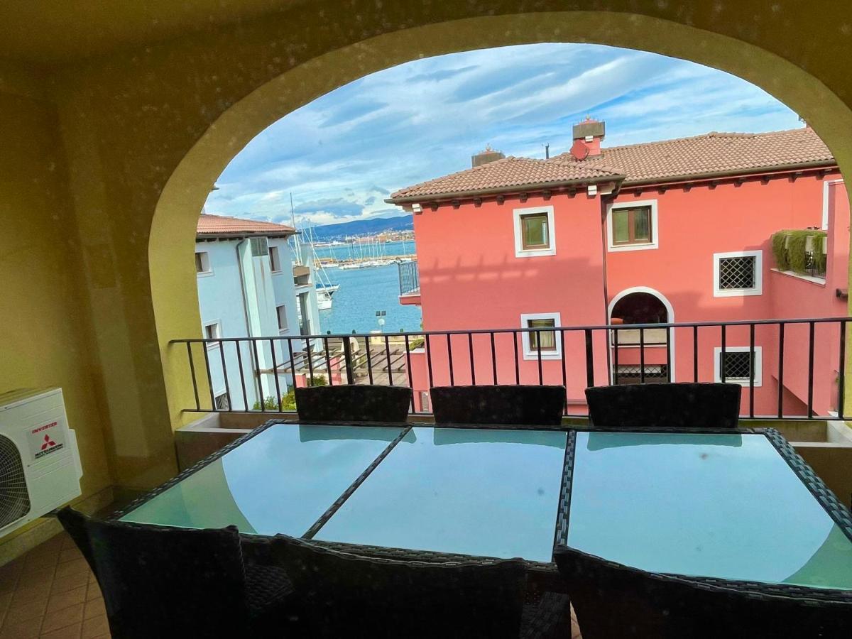 Apartment Claudia Múggia Esterno foto