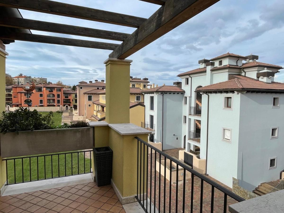 Apartment Claudia Múggia Esterno foto
