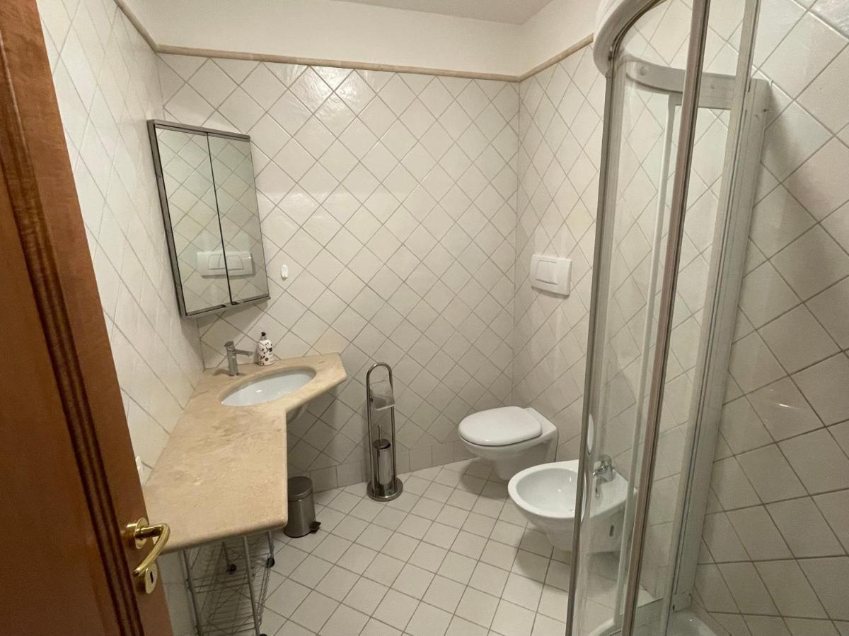 Apartment Claudia Múggia Esterno foto