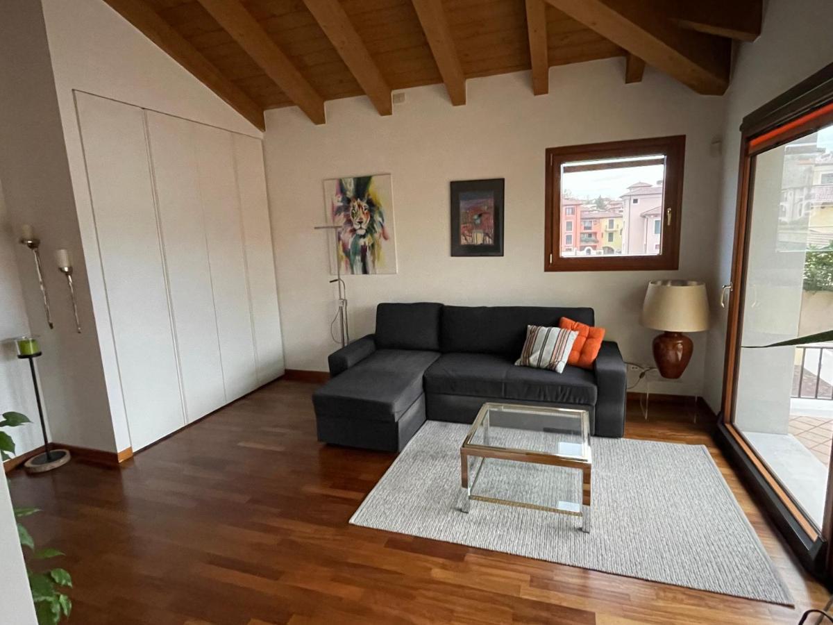 Apartment Claudia Múggia Esterno foto