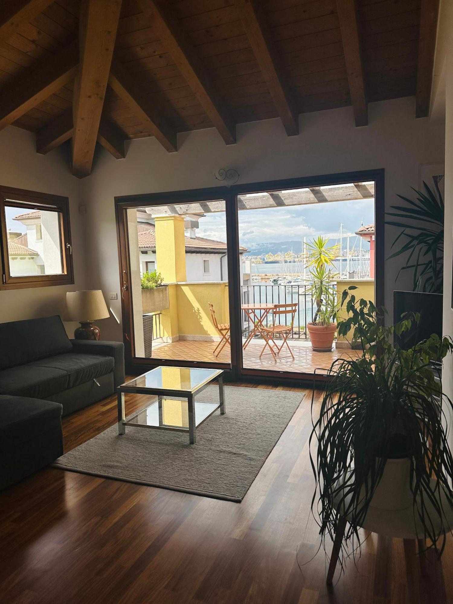 Apartment Claudia Múggia Esterno foto