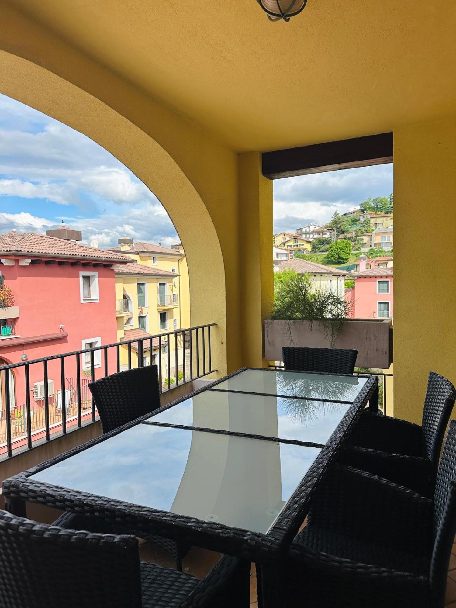 Apartment Claudia Múggia Esterno foto