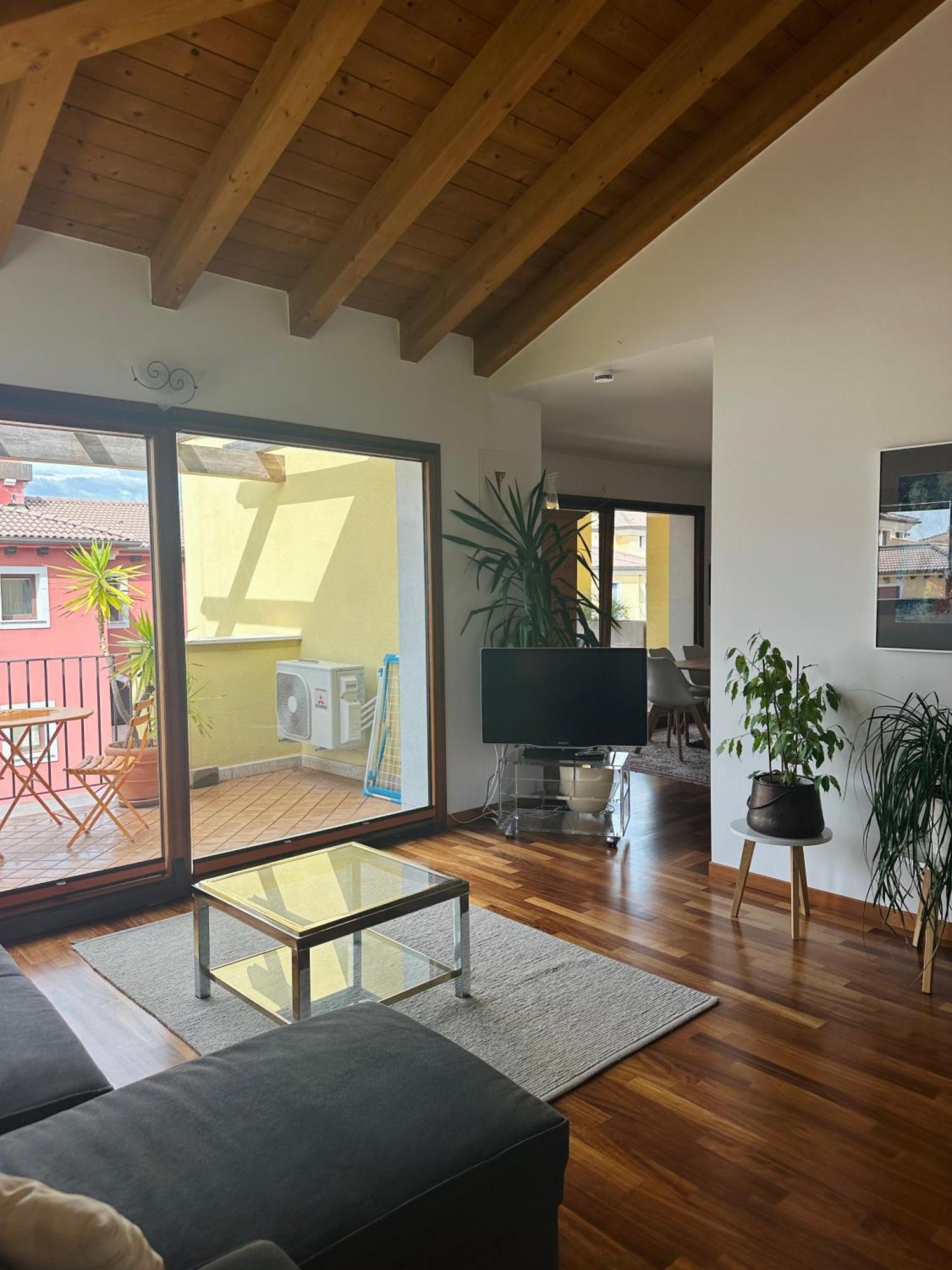 Apartment Claudia Múggia Esterno foto